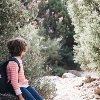 photo-1574102289244-69b848408915